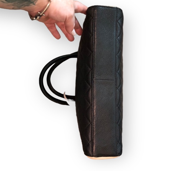 Calvin Klein quilted leather tote - Picture 4 of 14